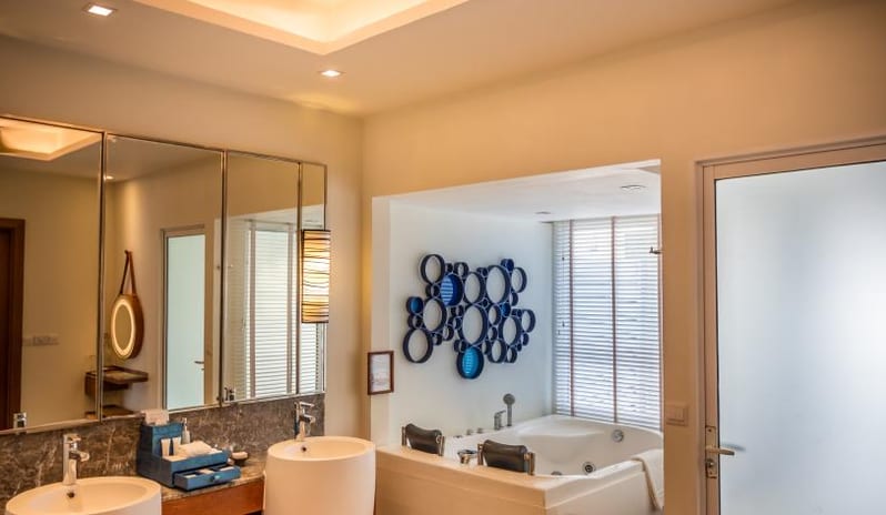 Centara Grand Island Maldives - Sunrise Overwater Villa Bathroom
